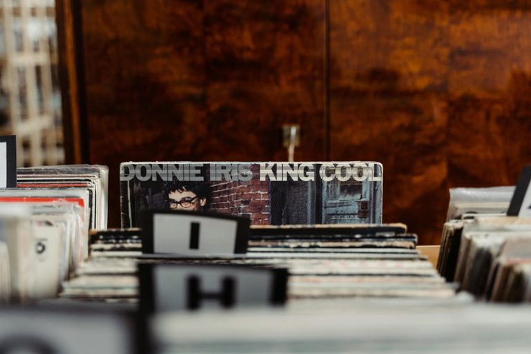 best souvenir shopping tips